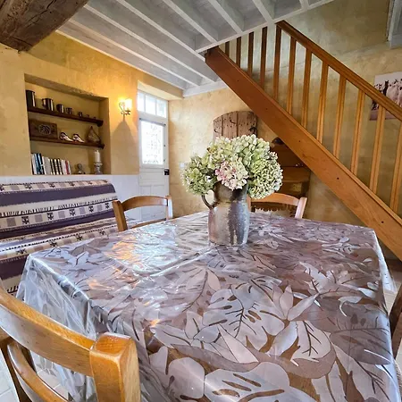 Holiday home Le Fournil De Mere Eglise *