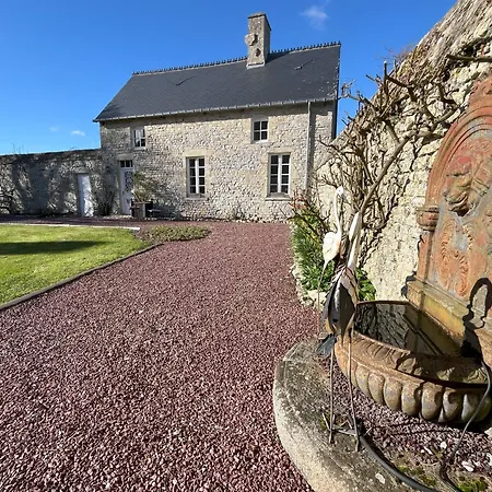 Holiday home Le Fournil De Mere Eglise *