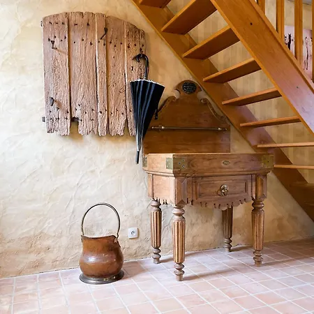 Holiday home Le Fournil De Mere Eglise *